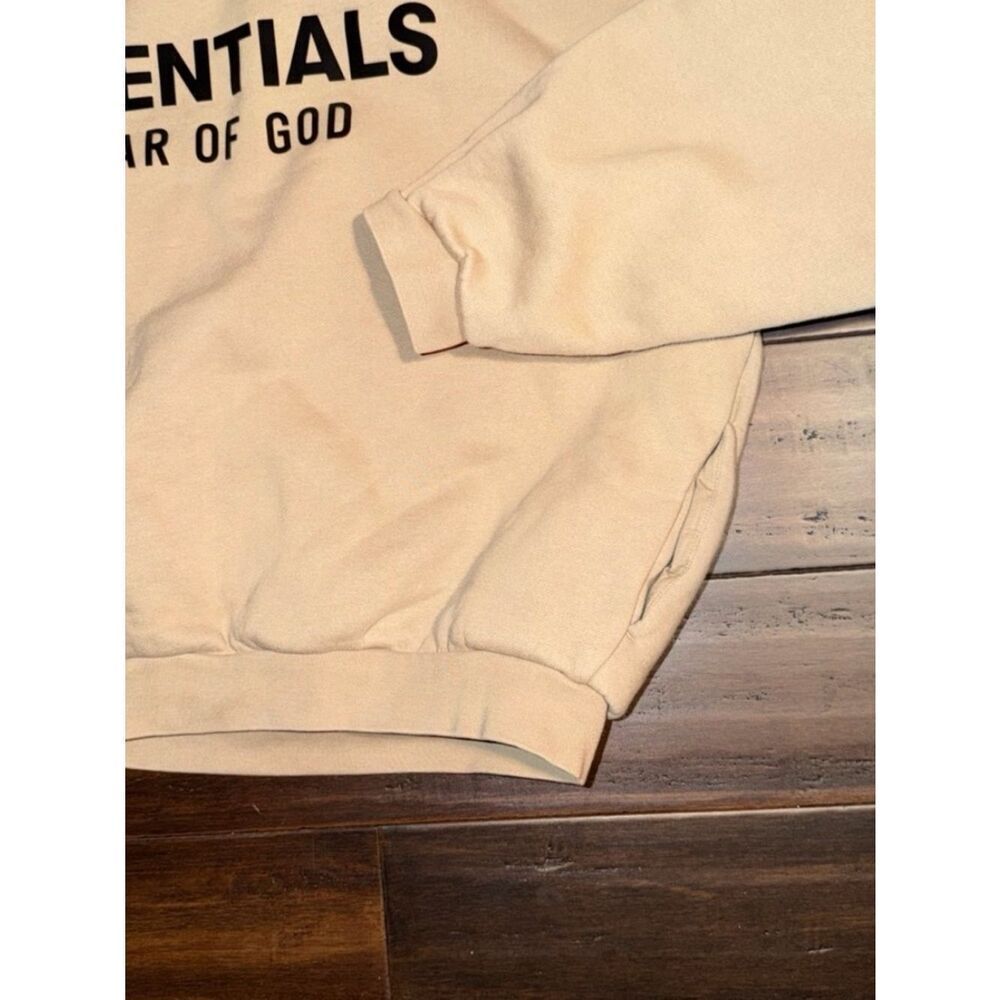 Essentials Sweatshirt - Picture 7 of 7